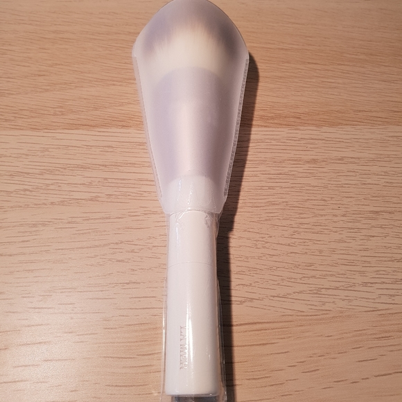 La Mer The Powder Brush - Picture 4 of 5